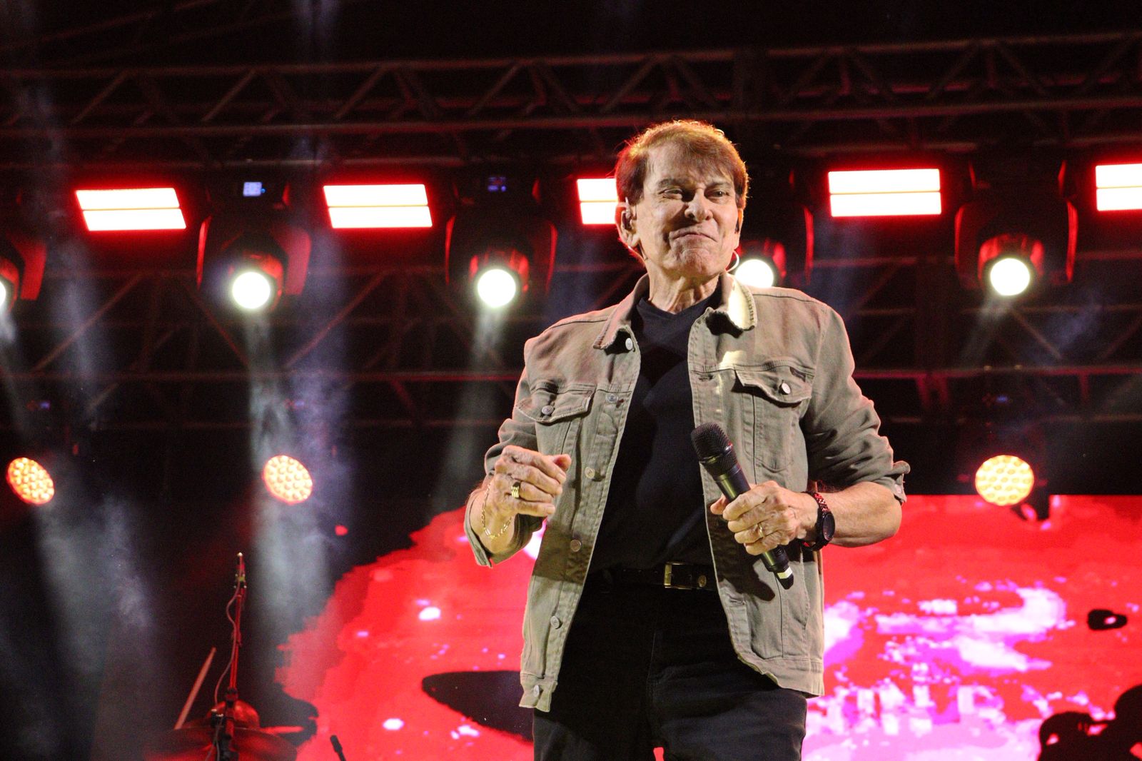 Shows de Adilson Ramos e Ricardo Cardouzo animaram gerações nesta 2ª