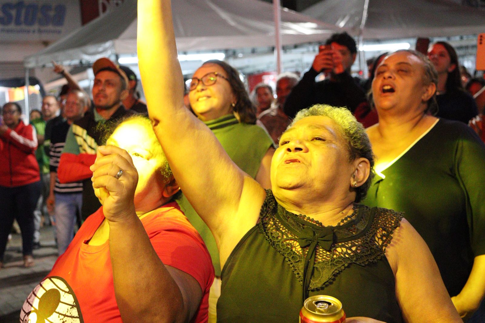 Shows de Adilson Ramos e Ricardo Cardouzo animaram gerações nesta 2ª