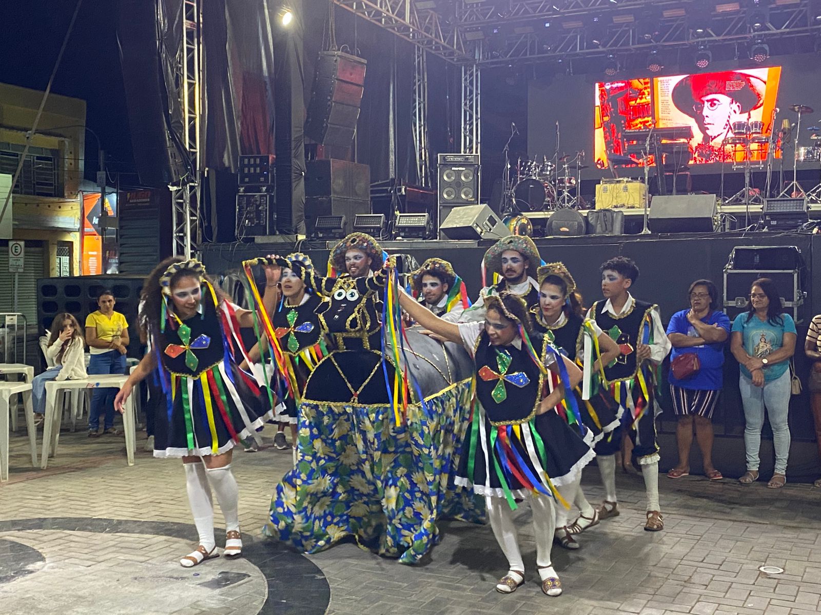 Labaredas incendiou a Praça e polo nacional abre hoje com Léo Santana