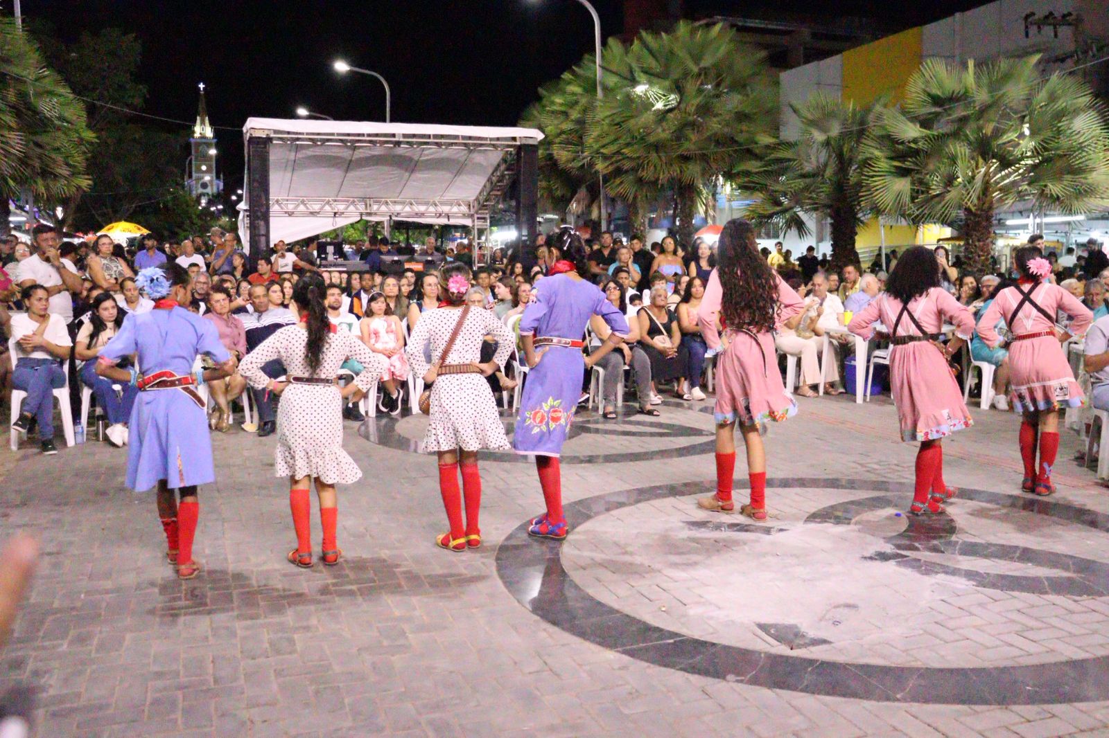 Labaredas incendiou a Praça e polo nacional abre hoje com Léo Santana