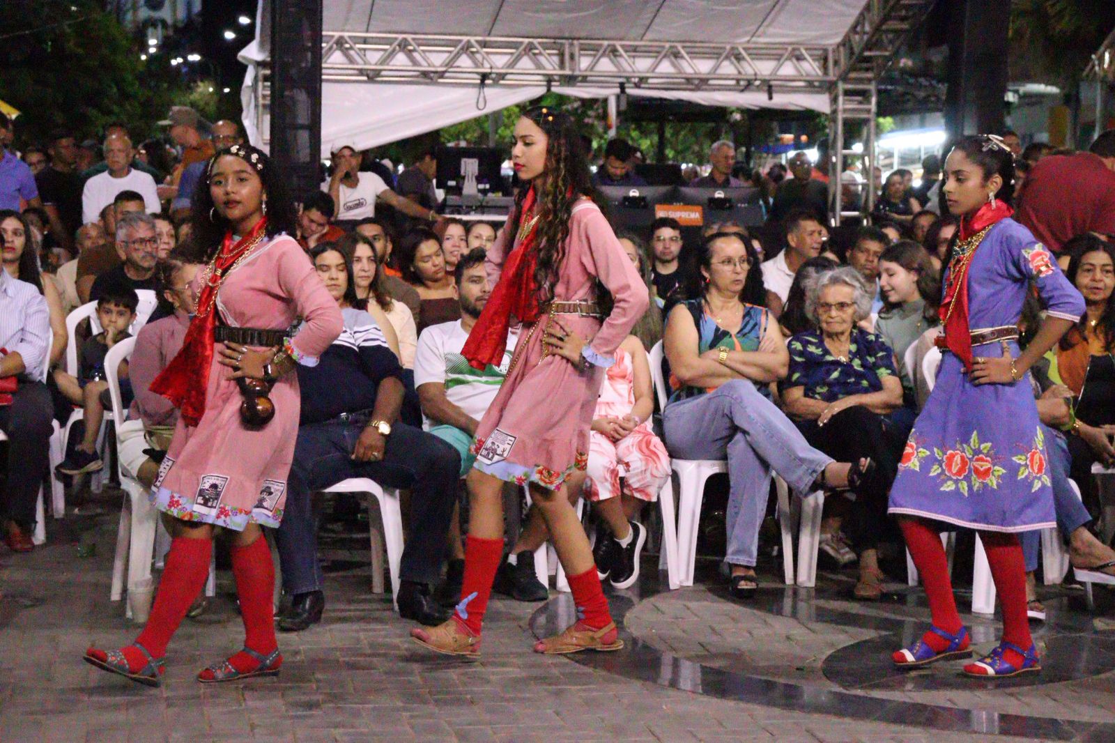 Labaredas incendiou a Praça e polo nacional abre hoje com Léo Santana