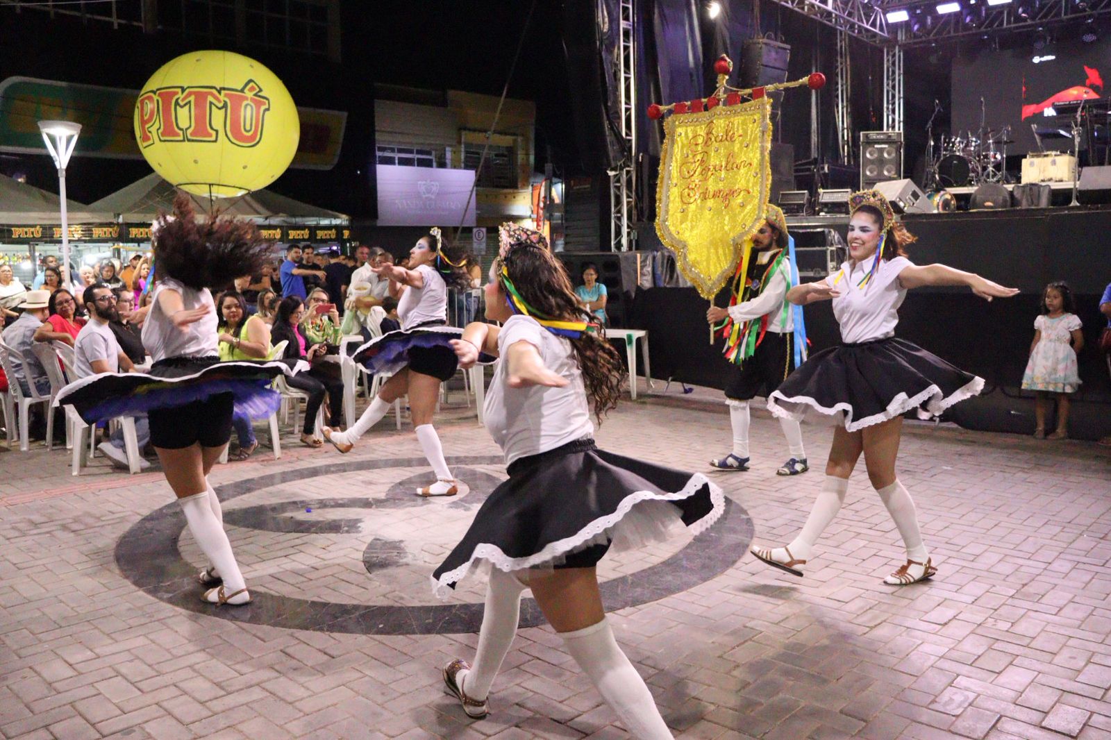 Labaredas incendiou a Praça e polo nacional abre hoje com Léo Santana