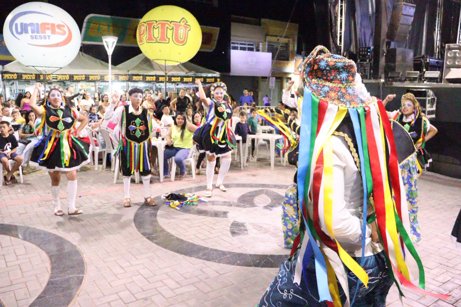 Labaredas incendiou a Praça e polo nacional abre hoje com Léo Santana