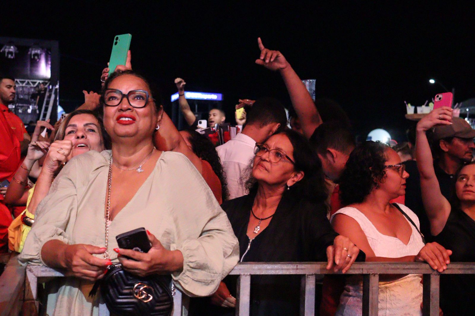 Léo Santana e Vicente Nery agitaram 1ª noite do Polo Nacional em ST