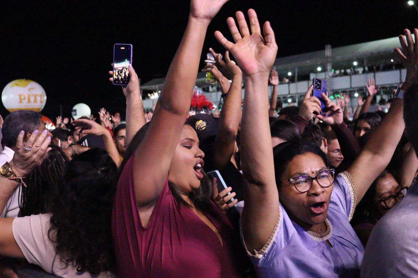 Léo Santana e Vicente Nery agitaram 1ª noite do Polo Nacional em ST