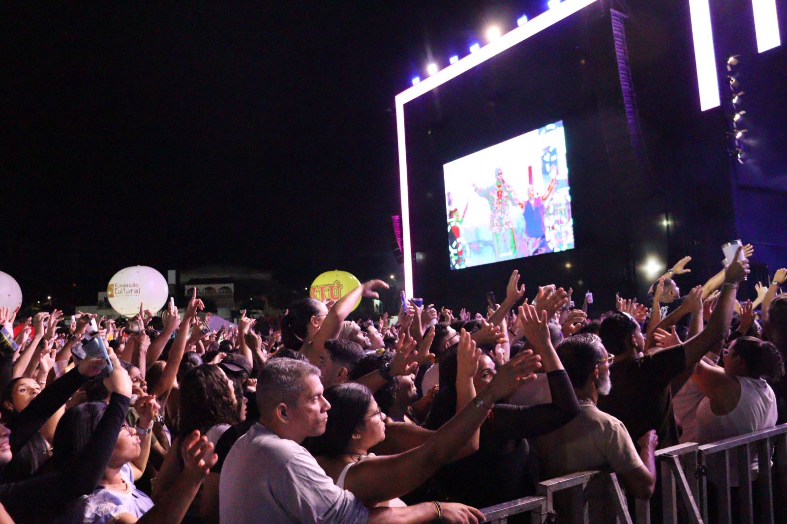Léo Santana e Vicente Nery agitaram 1ª noite do Polo Nacional em ST