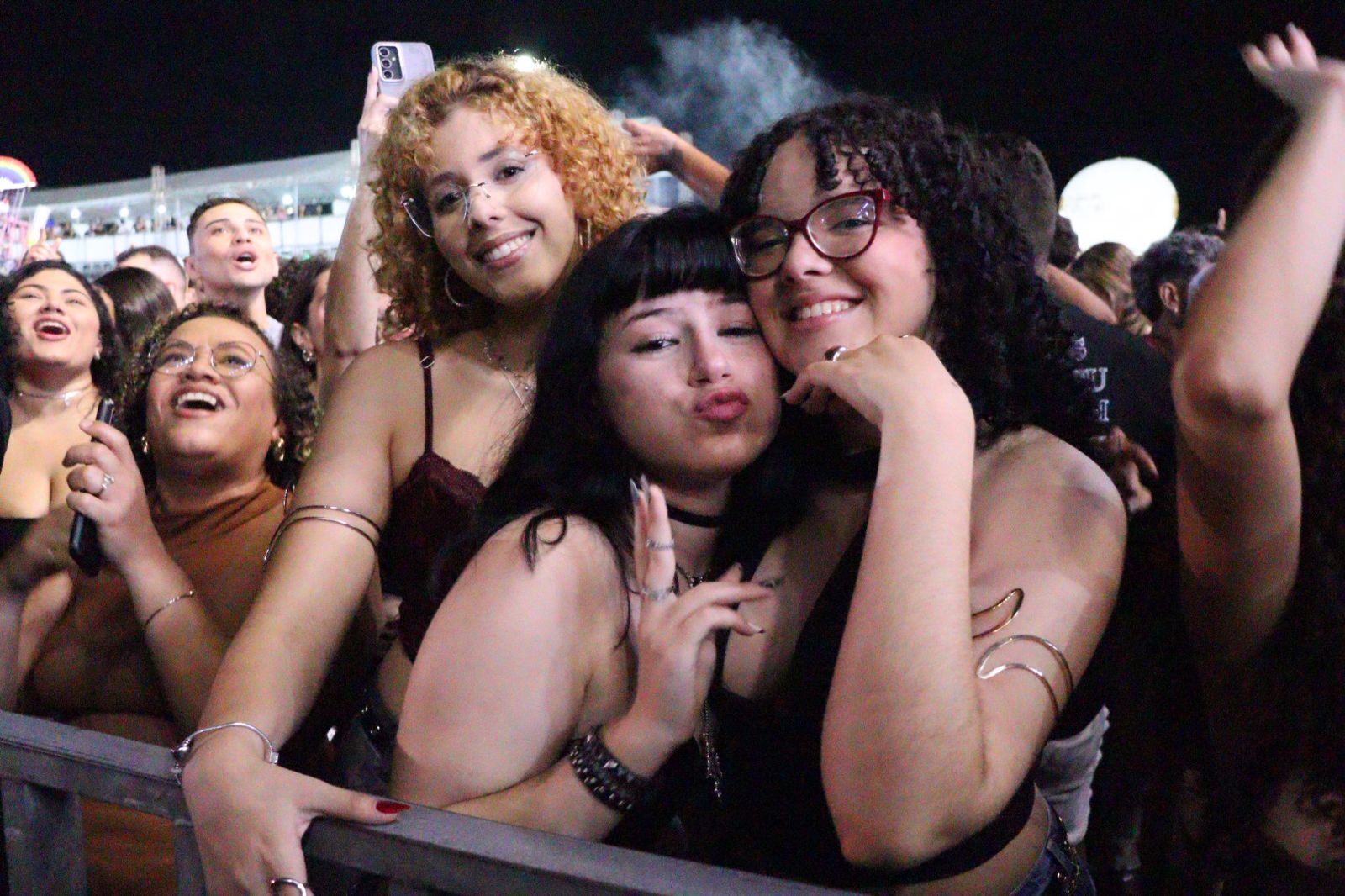 Público capricha nos looks e entrega beleza na Festa de Setembro 2025