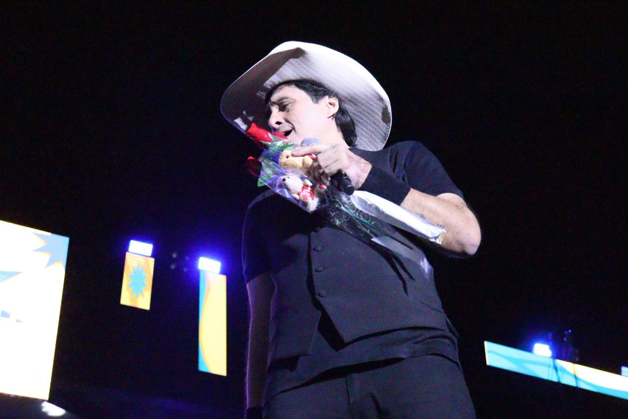 Léo Santana e Vicente Nery agitaram 1ª noite do Polo Nacional em ST