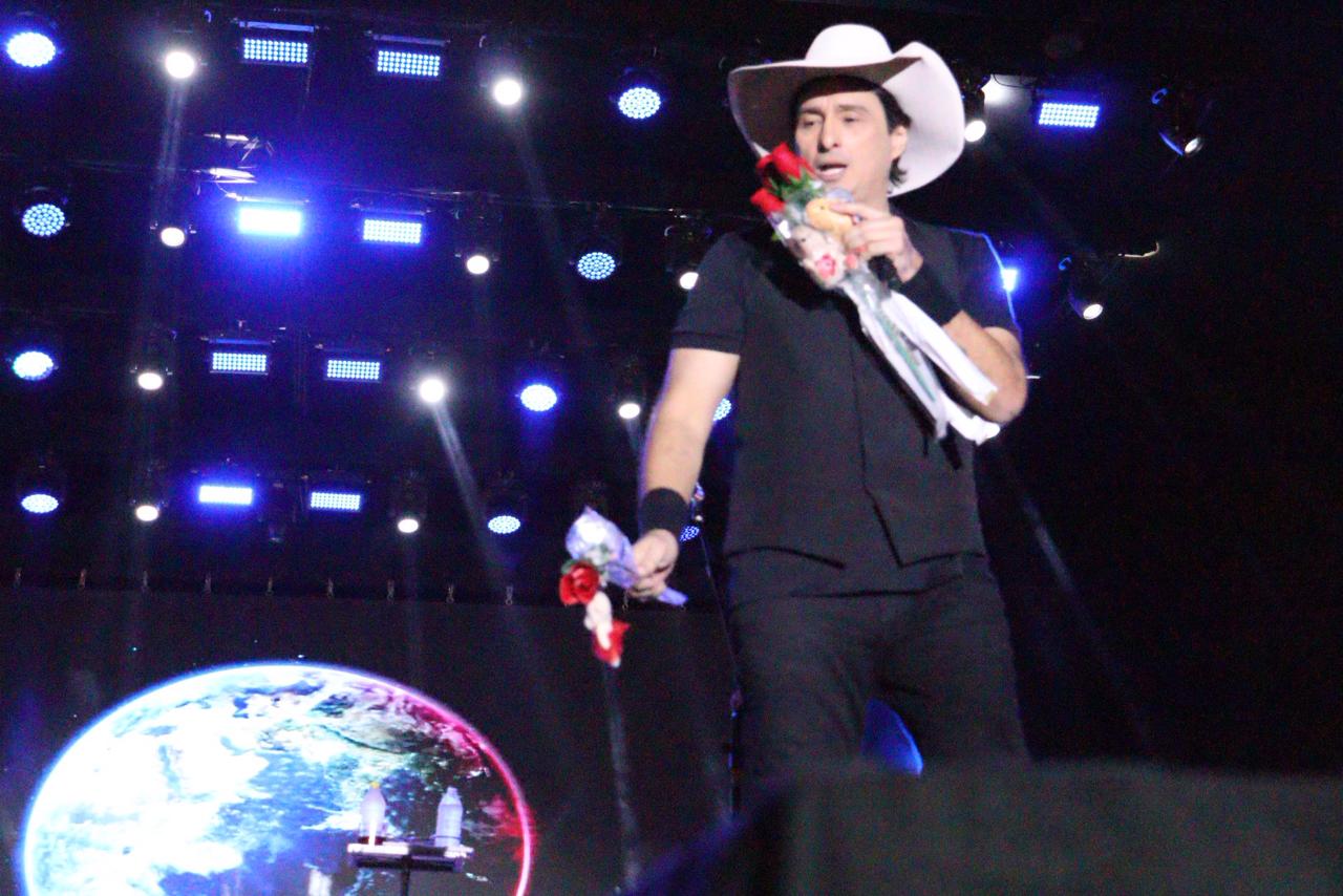 Léo Santana e Vicente Nery agitaram 1ª noite do Polo Nacional em ST