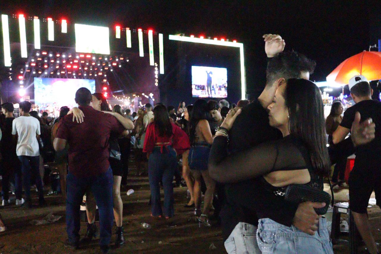 Léo Santana e Vicente Nery agitaram 1ª noite do Polo Nacional em ST
