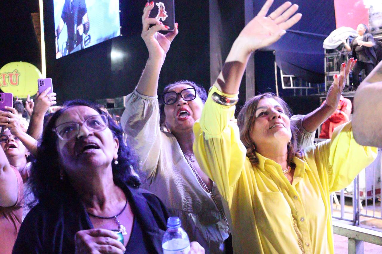 Léo Santana e Vicente Nery agitaram 1ª noite do Polo Nacional em ST