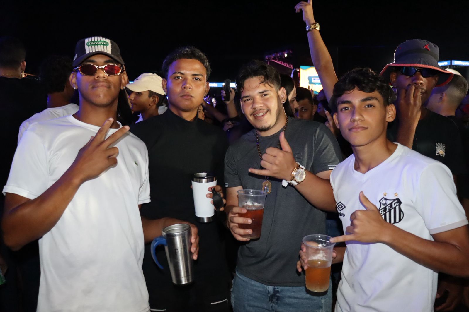 Jovens e adolescente tomaram conta da 2ª noite da Festa de Setembro
