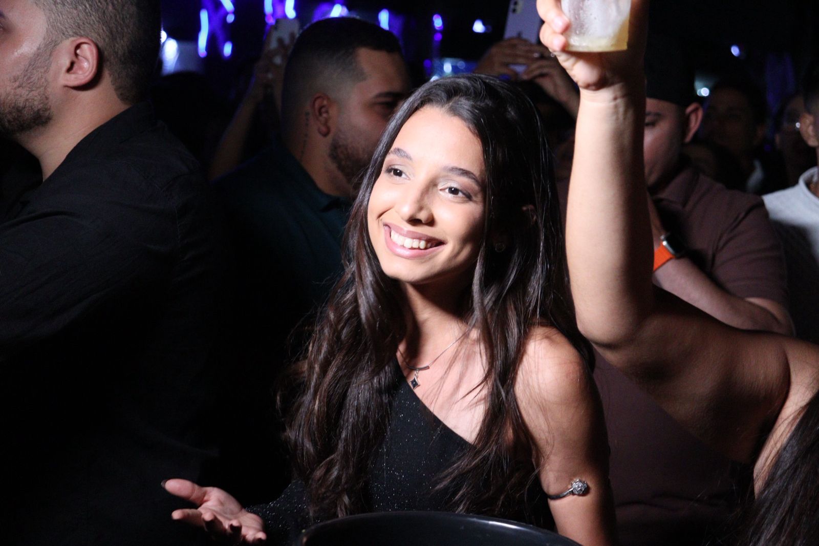 Jovens e adolescente tomaram conta da 2ª noite da Festa de Setembro