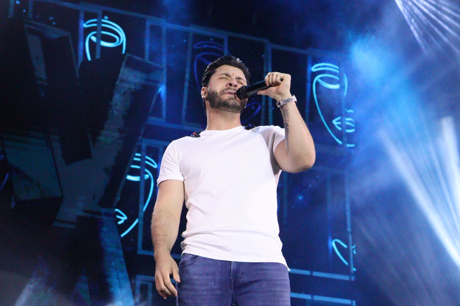 Jovens e adolescente tomaram conta da 2ª noite da Festa de Setembro