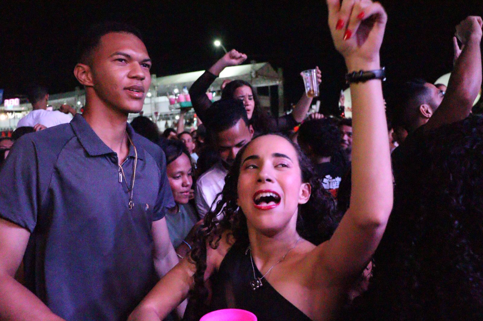 Jovens e adolescente tomaram conta da 2ª noite da Festa de Setembro