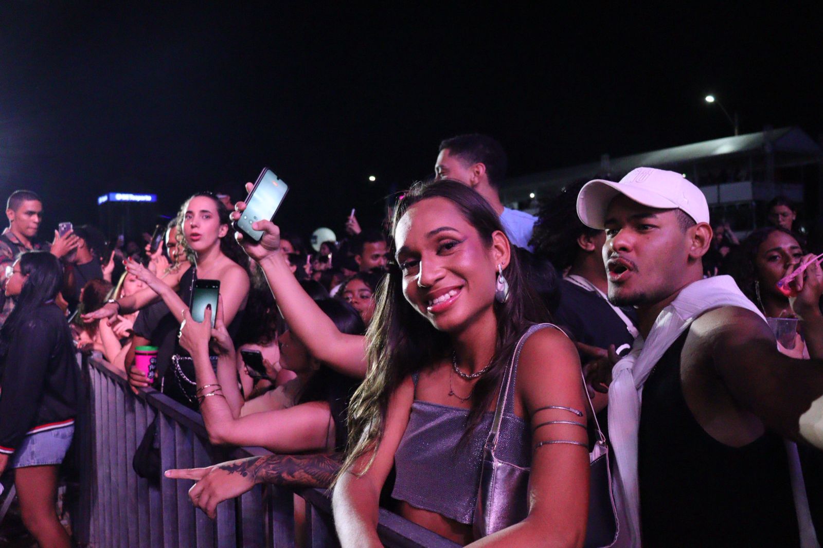 Jovens e adolescente tomaram conta da 2ª noite da Festa de Setembro