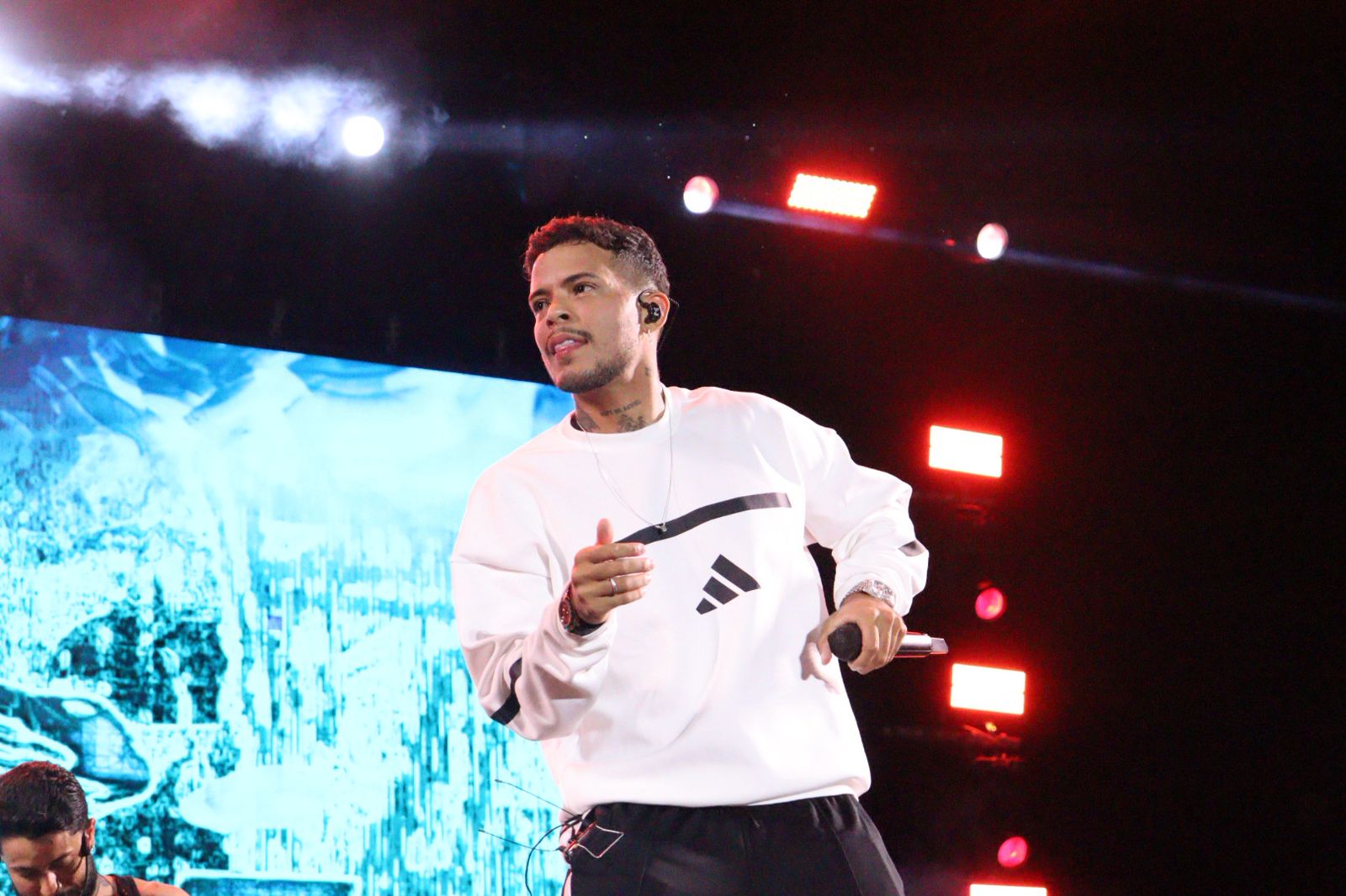 Jovens e adolescente tomaram conta da 2ª noite da Festa de Setembro