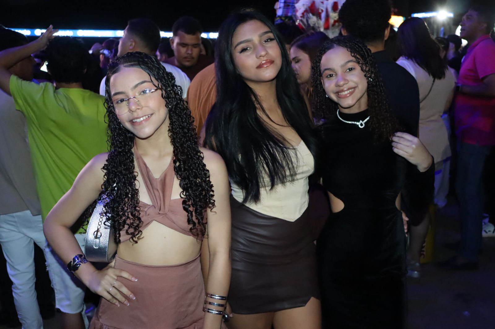 Jovens e adolescente tomaram conta da 2ª noite da Festa de Setembro