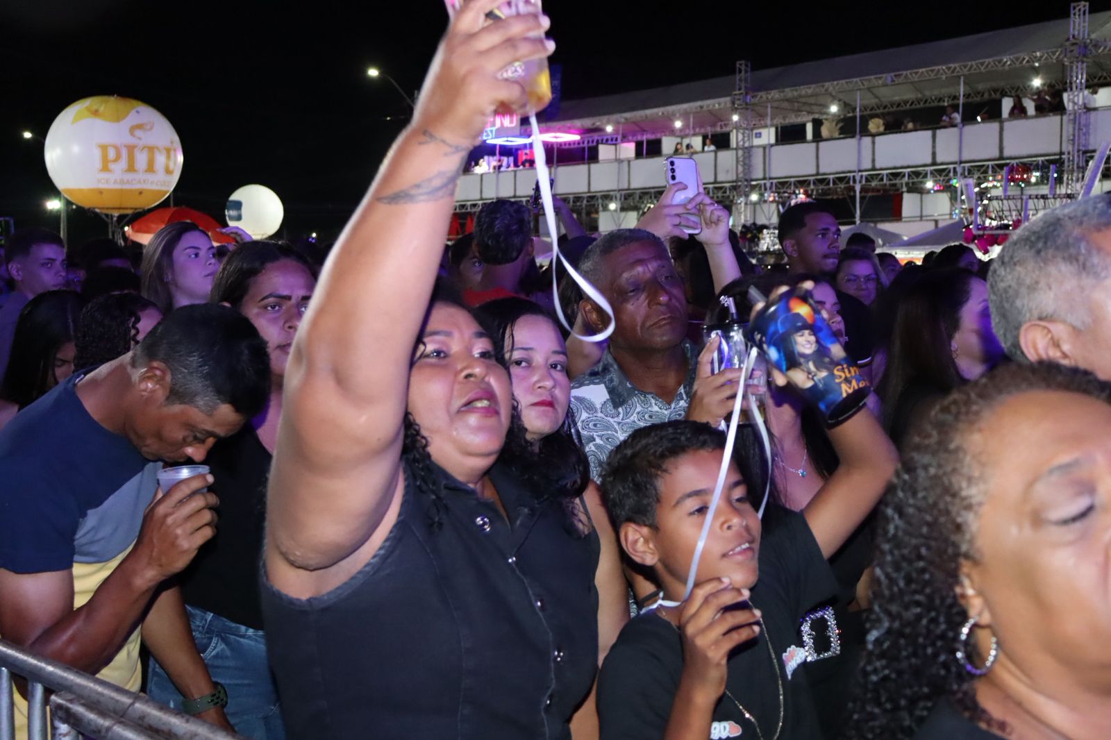 Shows de Simone Mendes e Rai Saia Rodada impressionam na 3ª noite