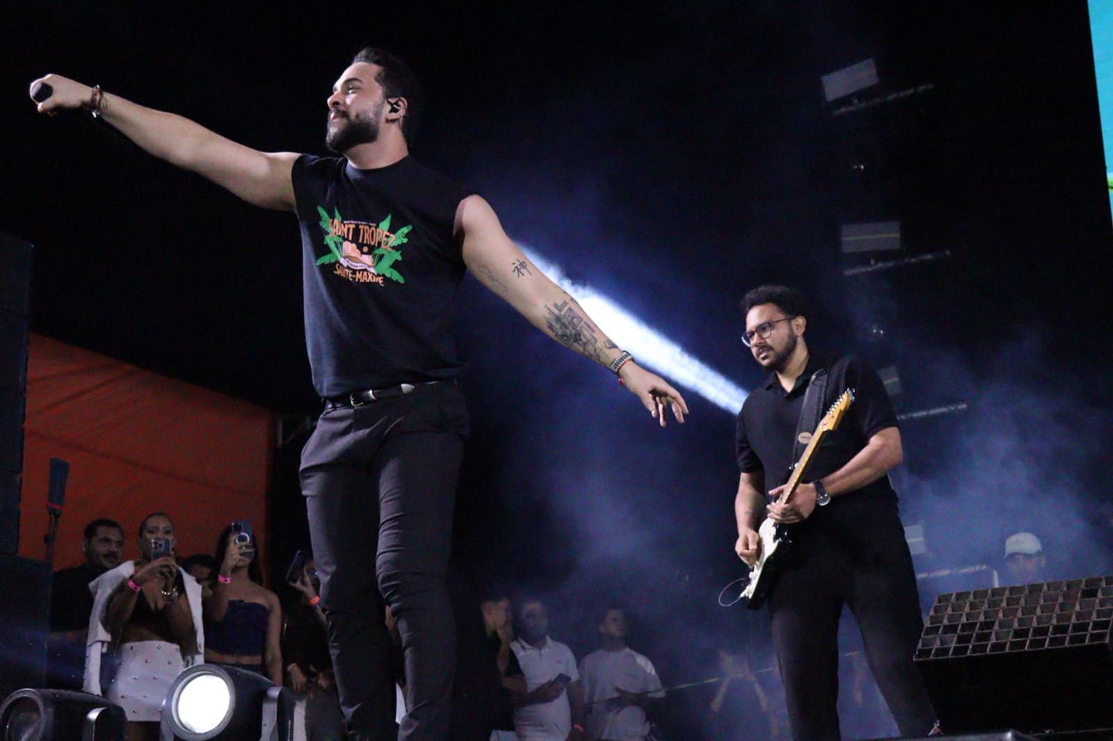 Lila, Henry Freitas, Pablo e Seu Desejo cantam para 60 mil pessoas em ST