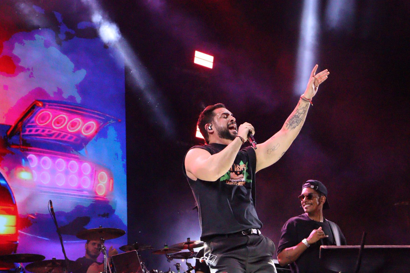 Lila, Henry Freitas, Pablo e Seu Desejo cantam para 60 mil pessoas em ST