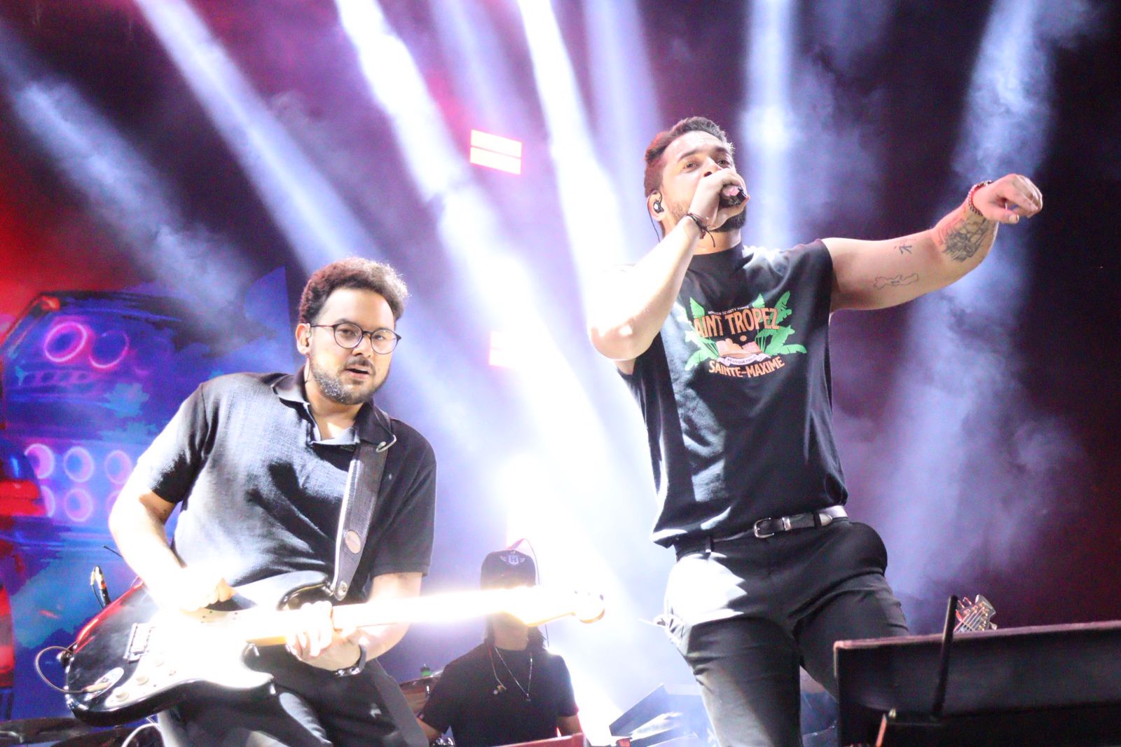 Lila, Henry Freitas, Pablo e Seu Desejo cantam para 60 mil pessoas em ST