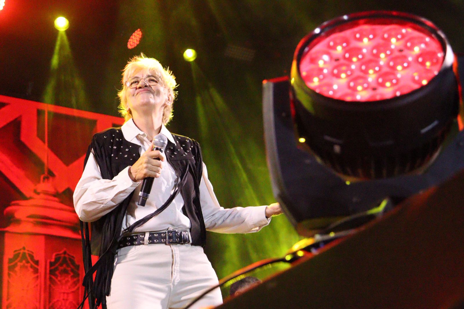 Lila, Henry Freitas, Pablo e Seu Desejo cantam para 60 mil pessoas em ST