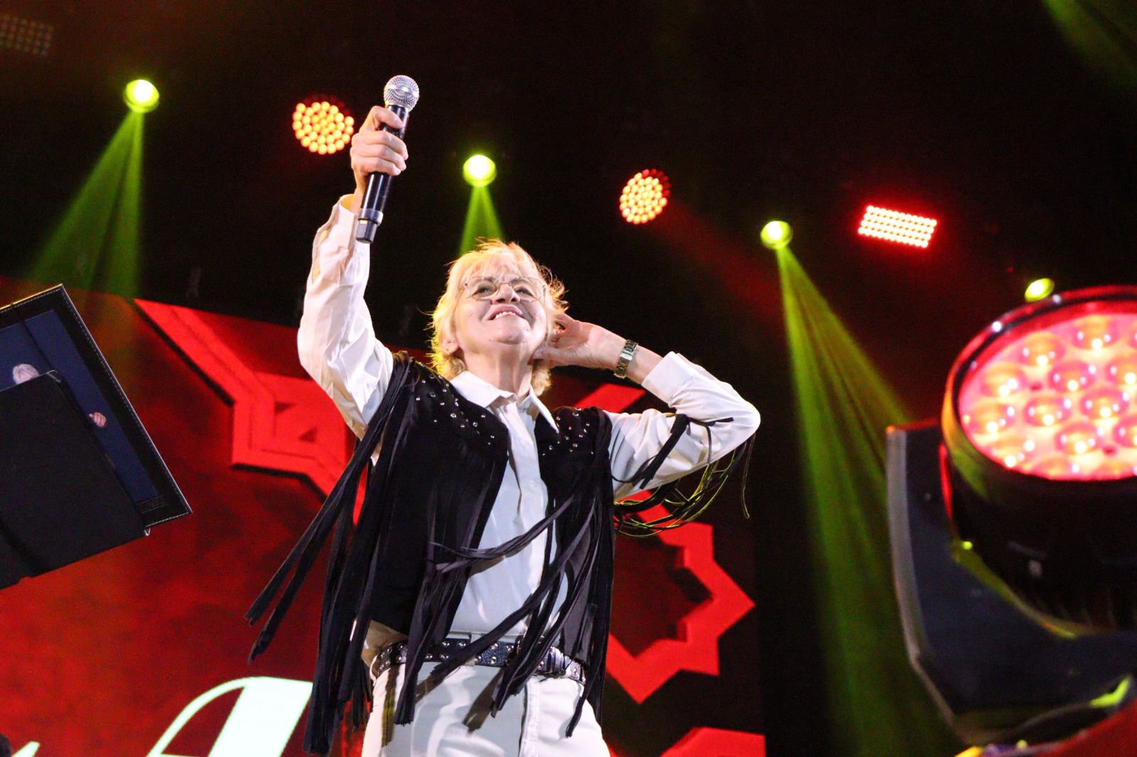 Lila, Henry Freitas, Pablo e Seu Desejo cantam para 60 mil pessoas em ST