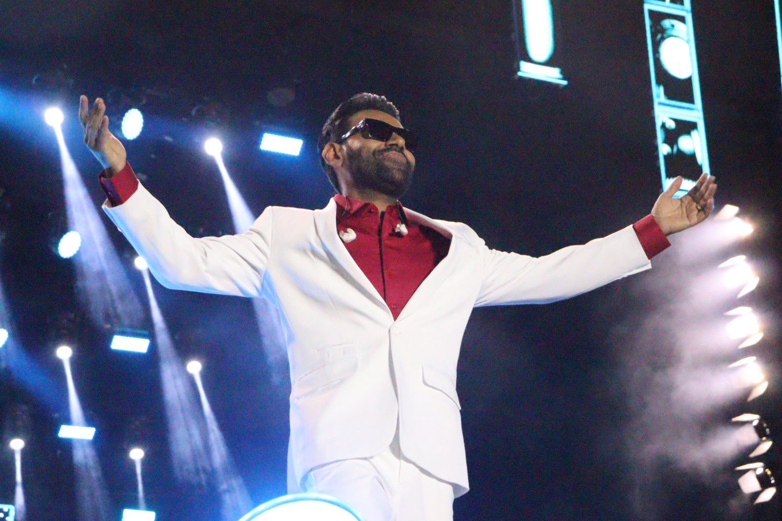 Lila, Henry Freitas, Pablo e Seu Desejo cantam para 60 mil pessoas em ST