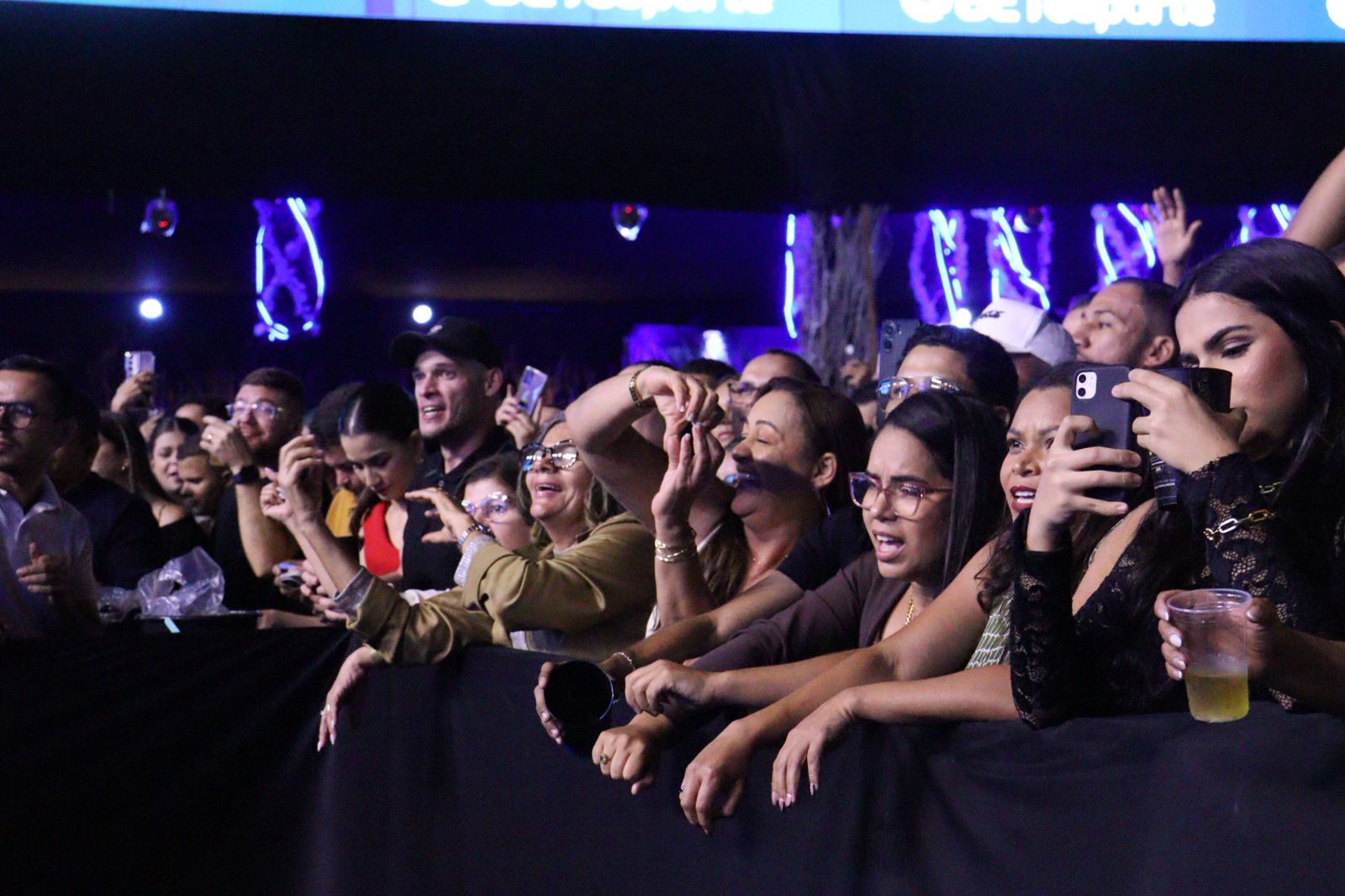 Lila, Henry Freitas, Pablo e Seu Desejo cantam para 60 mil pessoas em ST