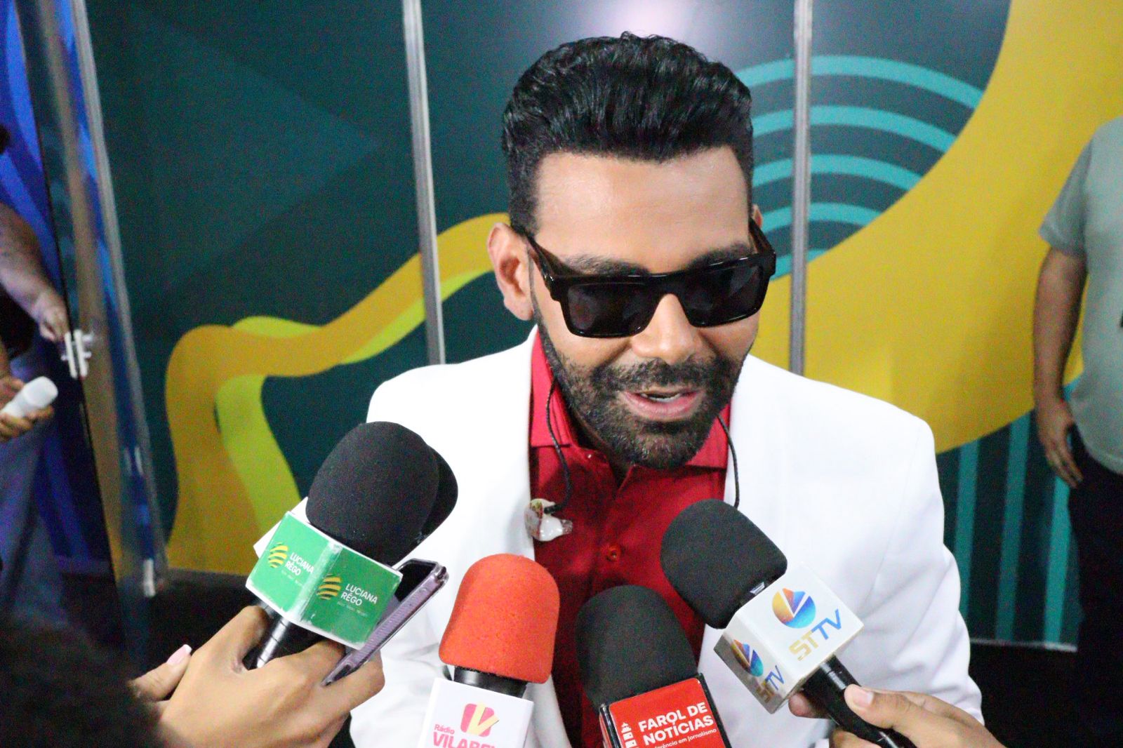 Lila, Henry Freitas, Pablo e Seu Desejo cantam para 60 mil pessoas em ST