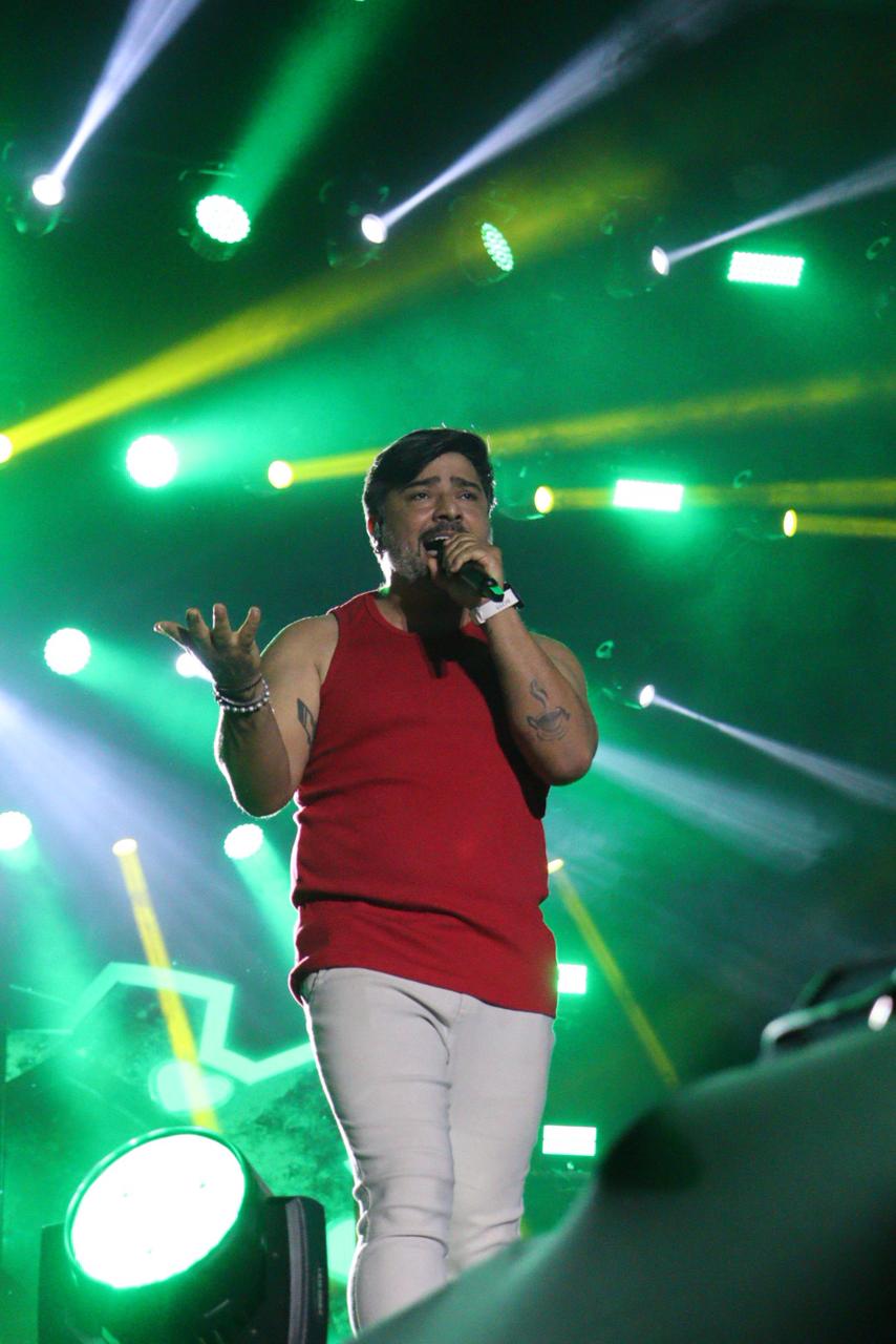 Lila, Henry Freitas, Pablo e Seu Desejo cantam para 60 mil pessoas em ST