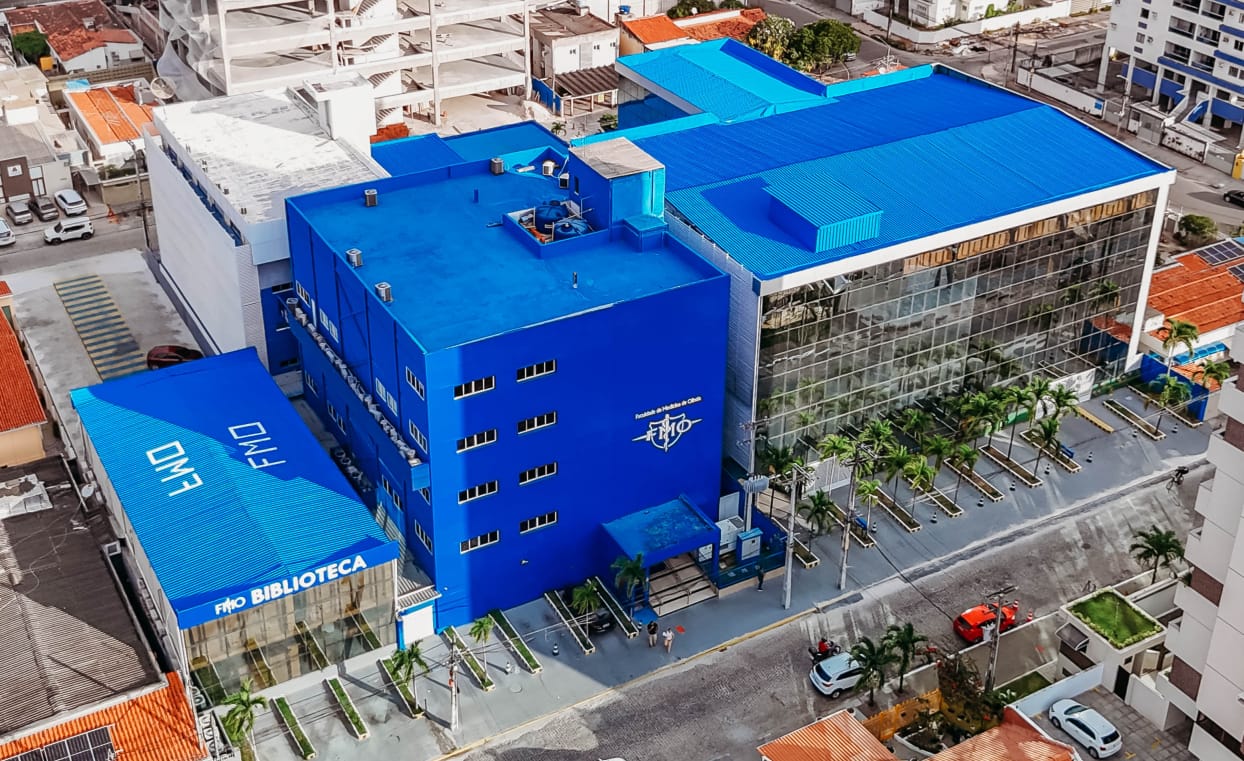 FMO adquiriu 300 MacBooks para alunos 1 Macbooks