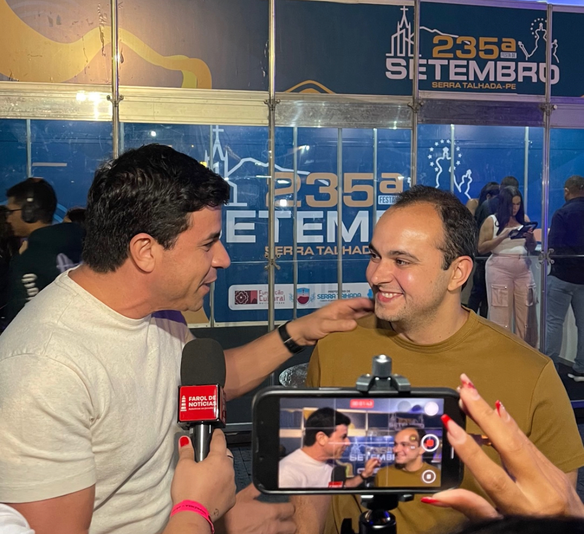 Carlos Veras provoca e Breno desconversa sobre futuro político