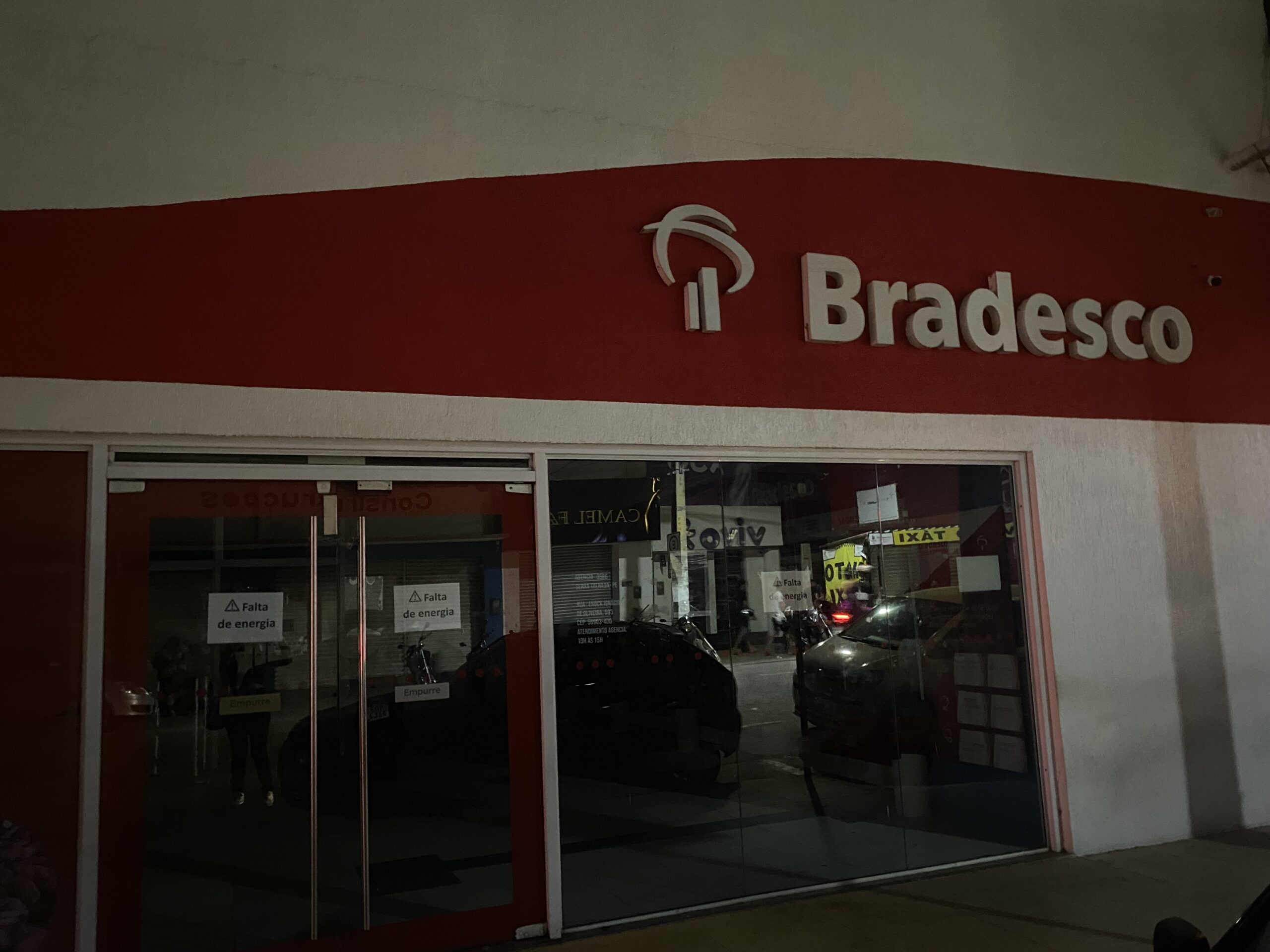 Bradesco de ST fica fechado durante a Festa de Setembro e revolta clientes