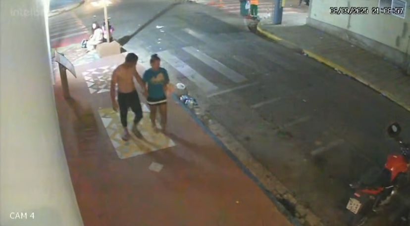 Câmeras flagram ato de vandalismo após a reabertura da Casa da Cultura