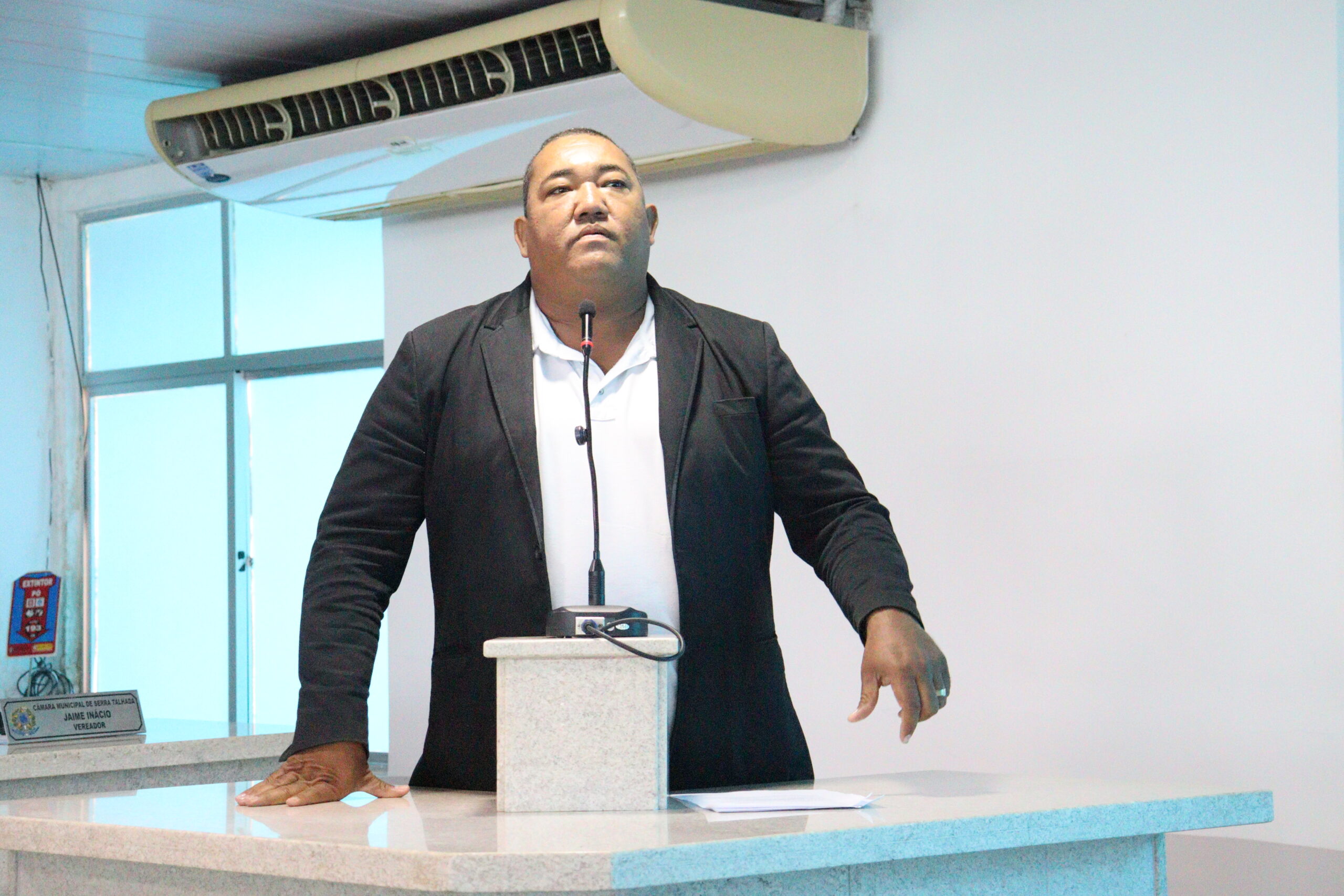 China faz críticas a projeto de Márcia e sofre 'bombardeio' dos governistas 1 China faz críticas a projeto de Márcia e sofre 'bombardeio' dos governistas