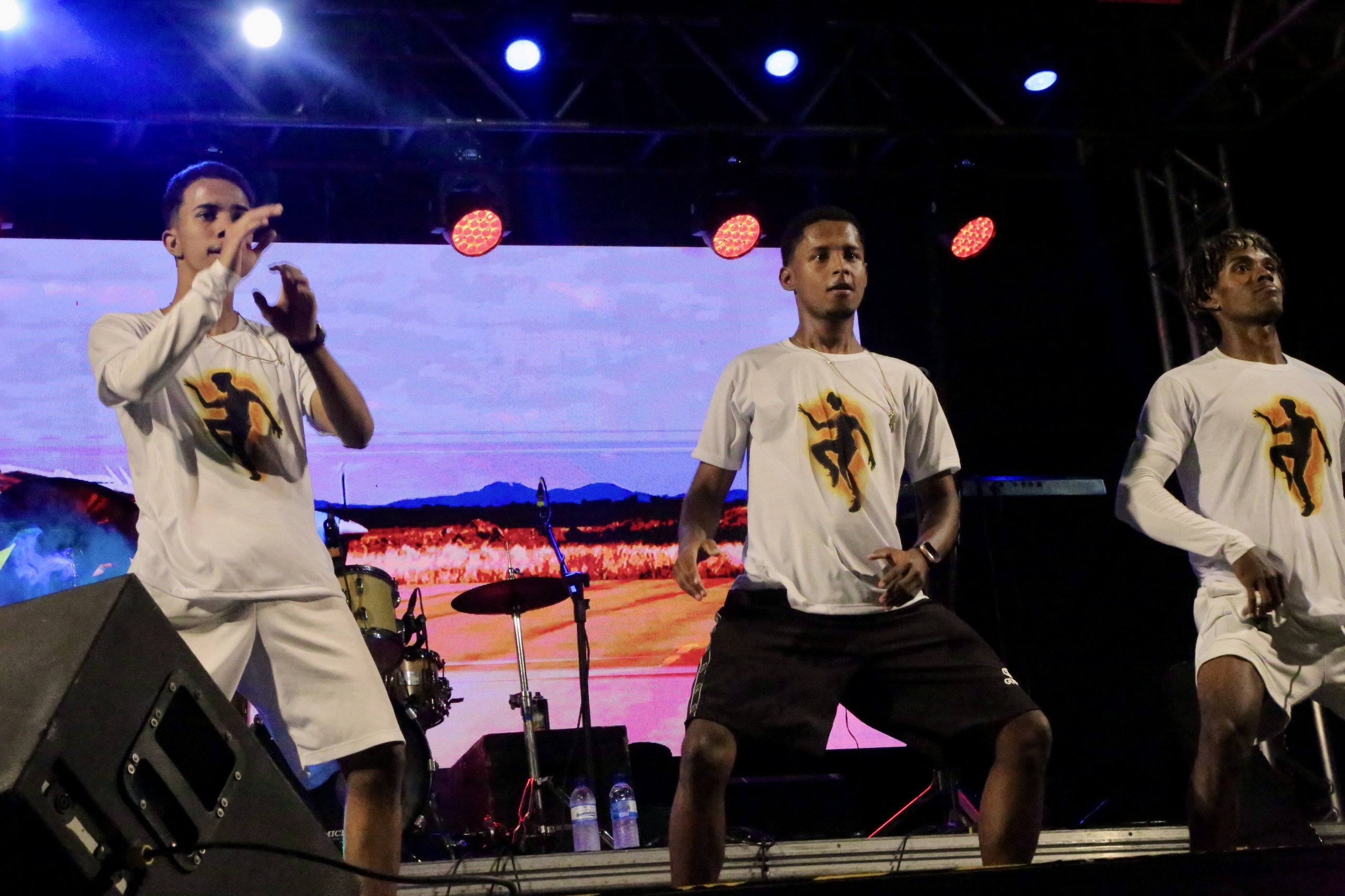 Noite de rock agitou a praça Sérgio Magalhães; e já estamos ao vivo!