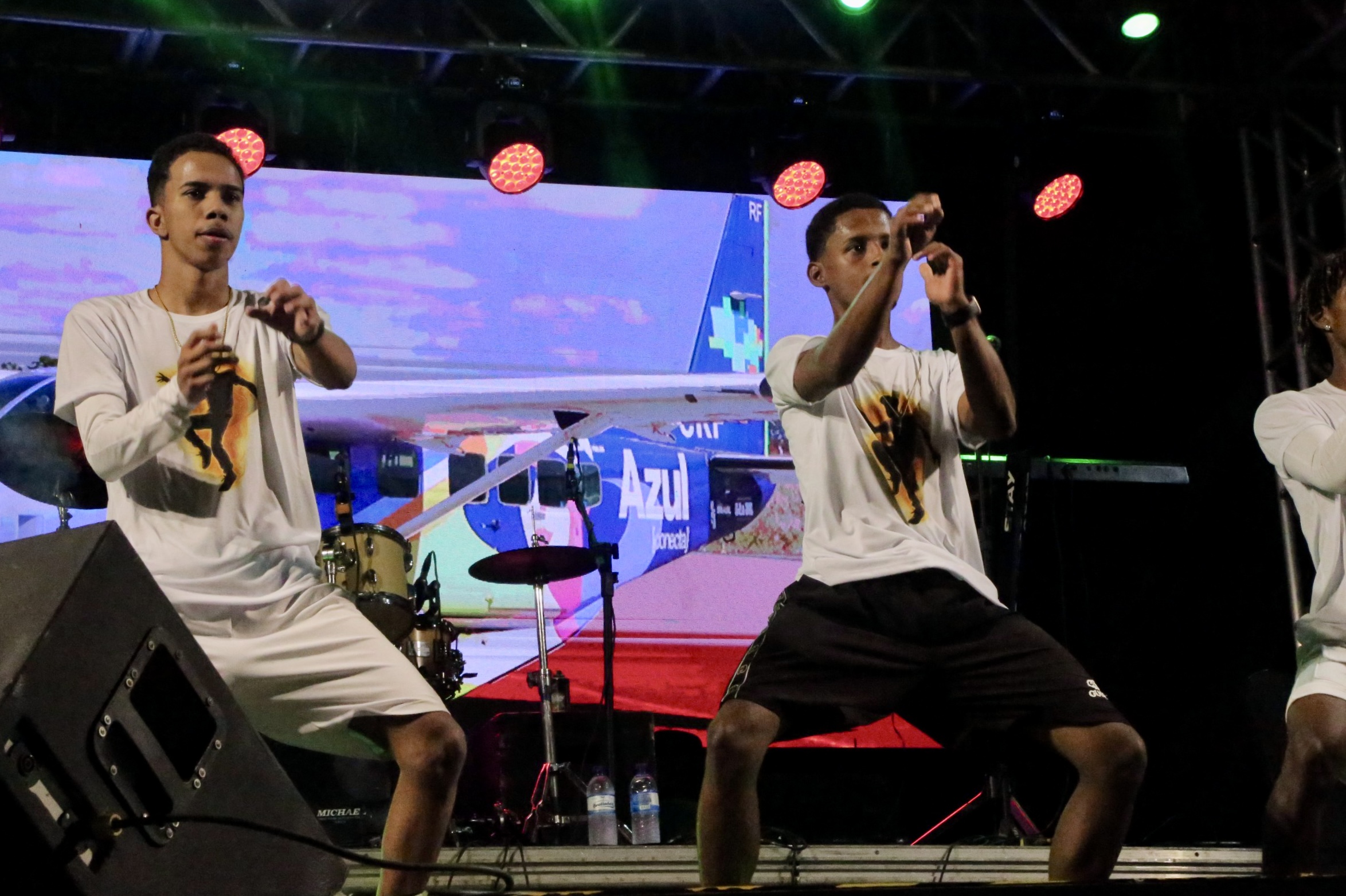 Noite de rock agitou a praça Sérgio Magalhães; e já estamos ao vivo!