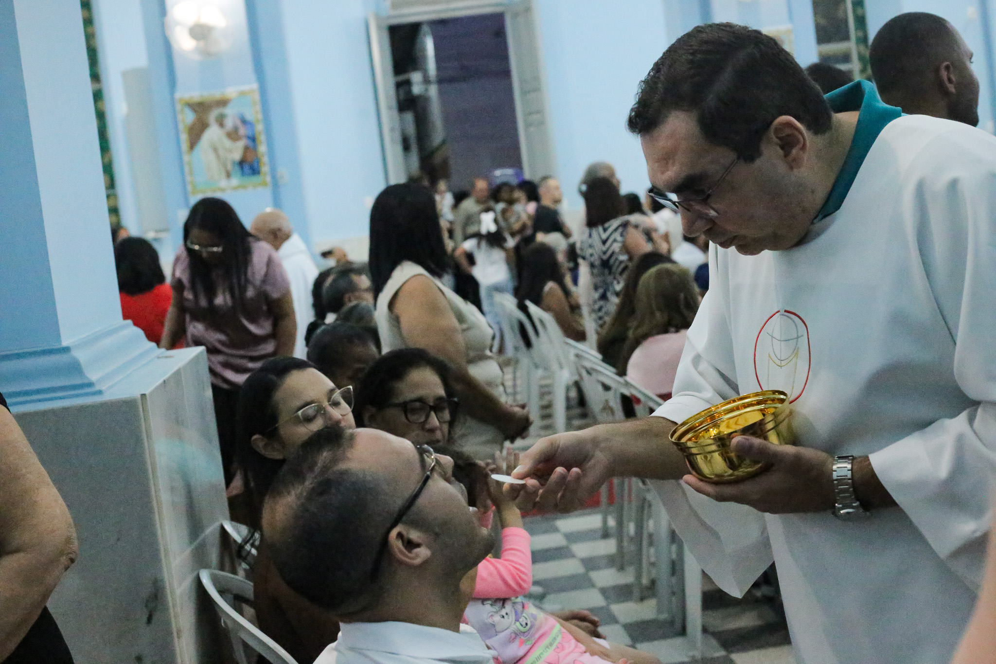 Assista agora à 10ª noite de novena na Matriz da Penha e show de Pablo