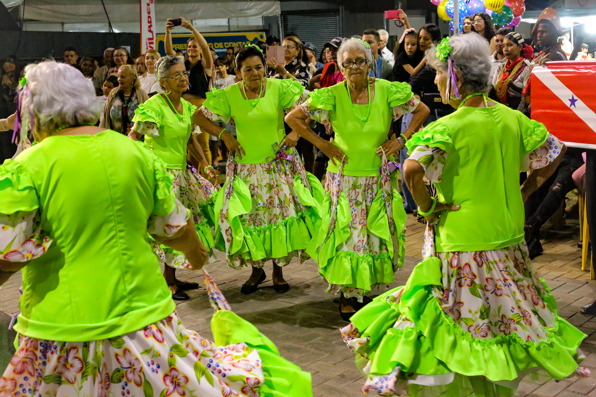 Samba, pagode e xaxado foram atrações na 9ª noite da Festa da Penha