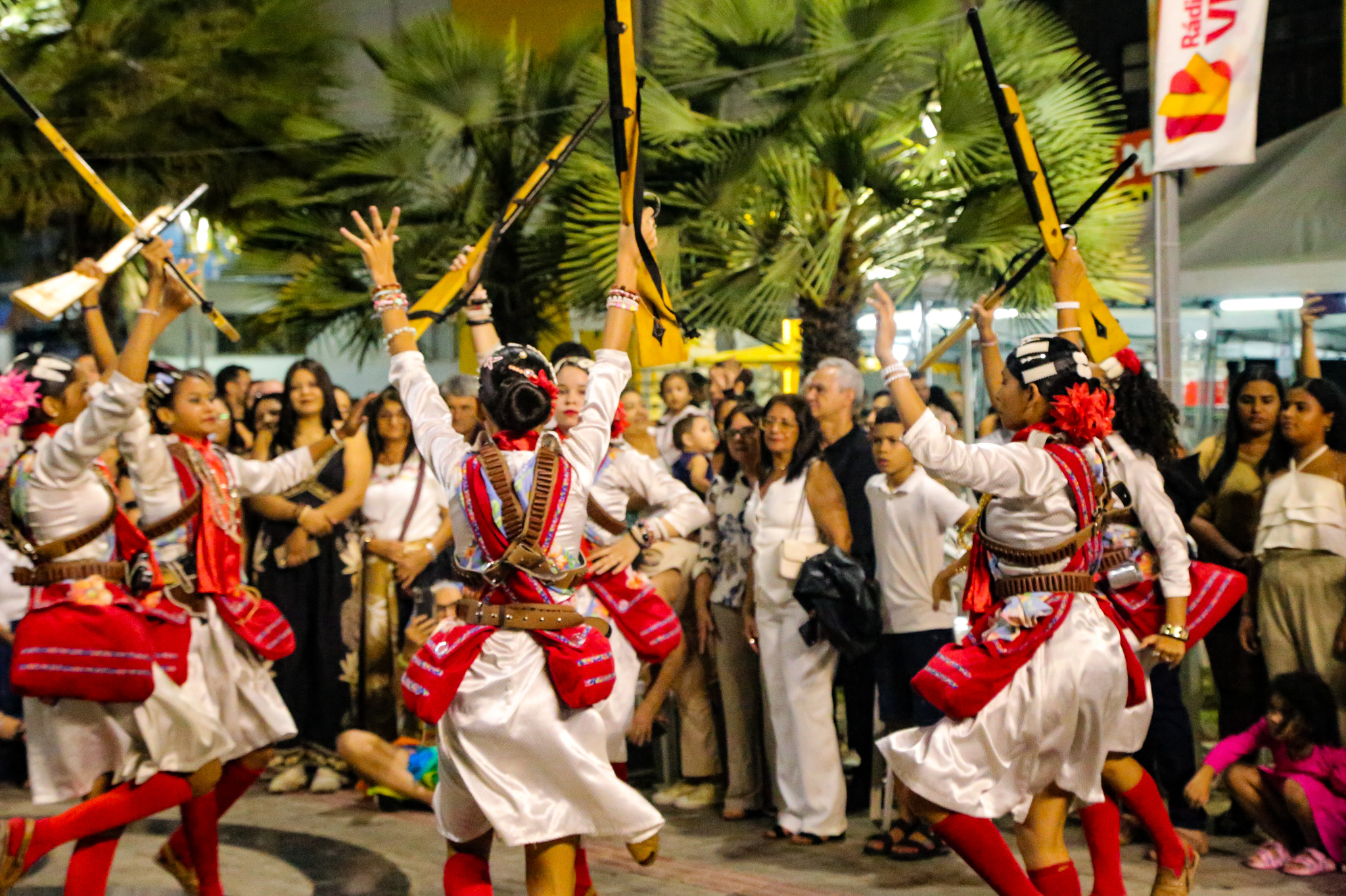 Samba, pagode e xaxado foram atrações na 9ª noite da Festa da Penha