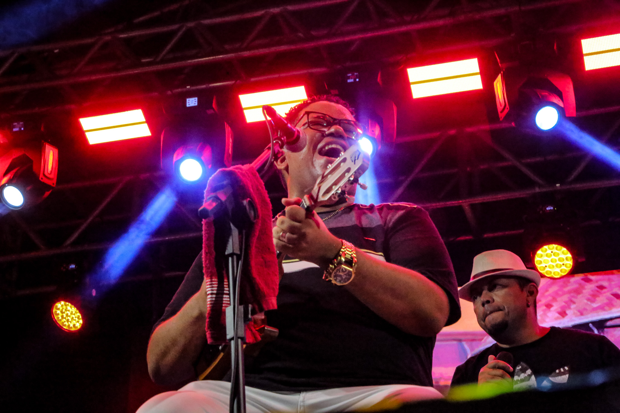 Samba, pagode e xaxado foram atrações na 9ª noite da Festa da Penha