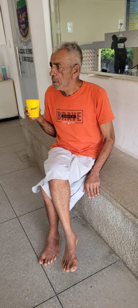 Homem desorientado está no 14º BPM, em ST, em busca da família 1 Homem desorientado está no 14º BPM, em ST, em busca da família