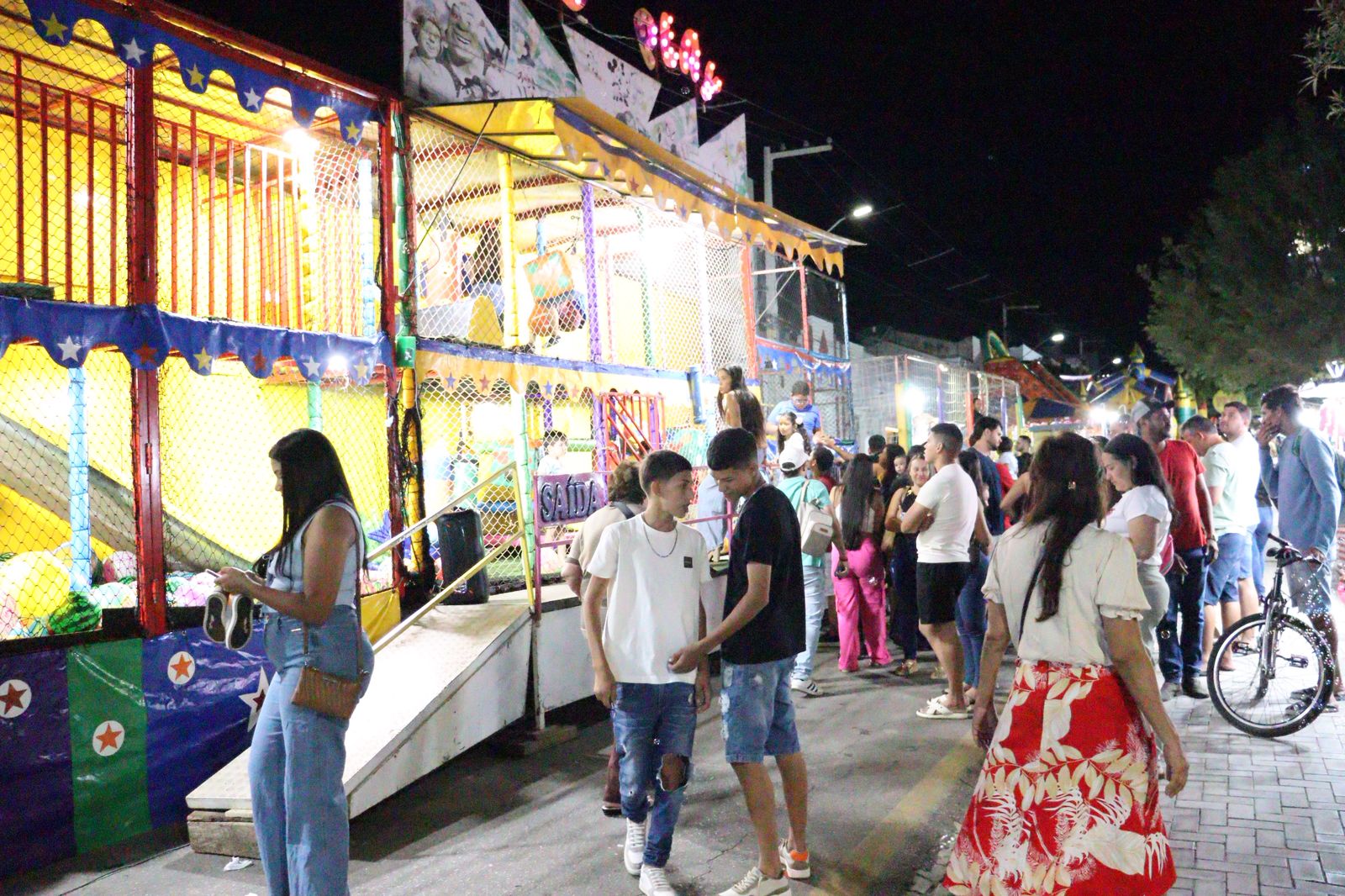 Pais falam ao Farol avaliando ingressos dos parques na Festa da Penha
