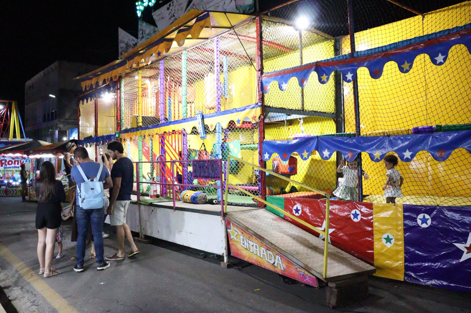 Pais falam ao Farol avaliando ingressos dos parques na Festa da Penha