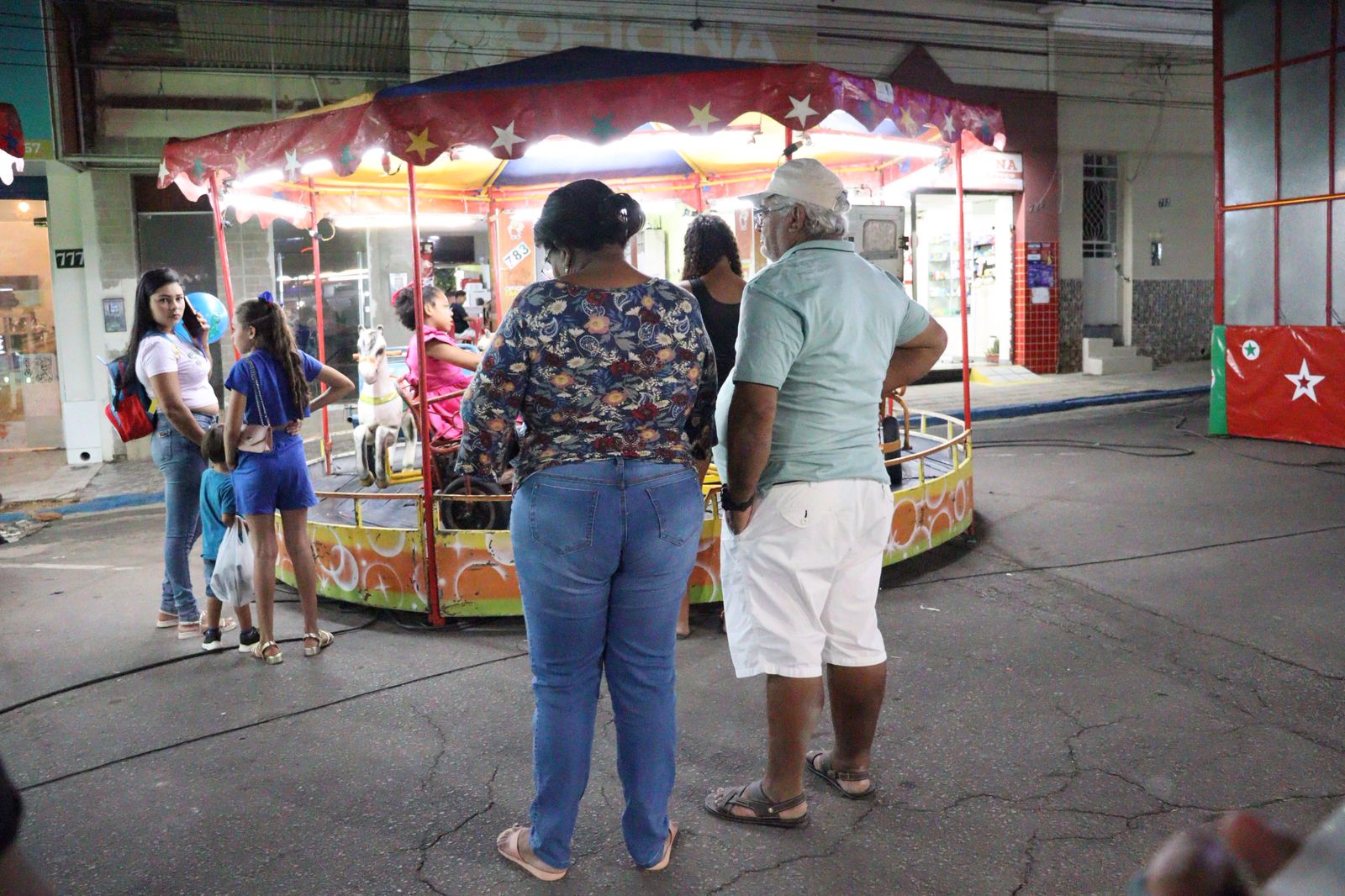 Pais falam ao Farol avaliando ingressos dos parques na Festa da Penha