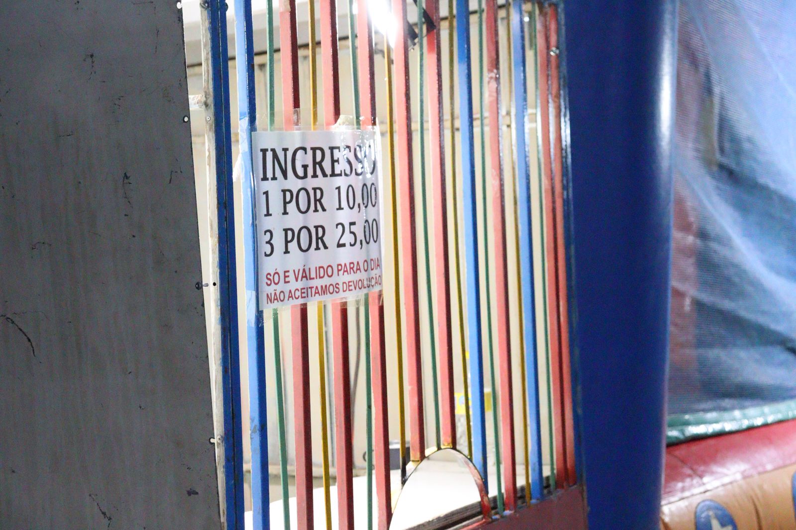 Pais falam ao Farol avaliando ingressos dos parques na Festa da Penha 1 Fotos: Licca Lima/Farol de Notícias