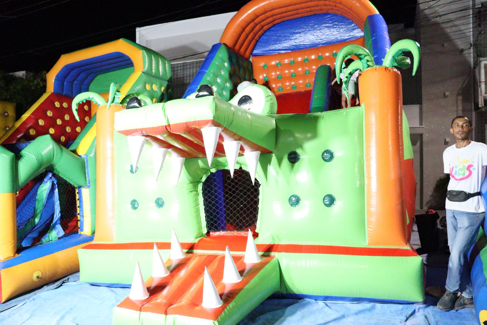 Pais falam ao Farol avaliando ingressos dos parques na Festa da Penha