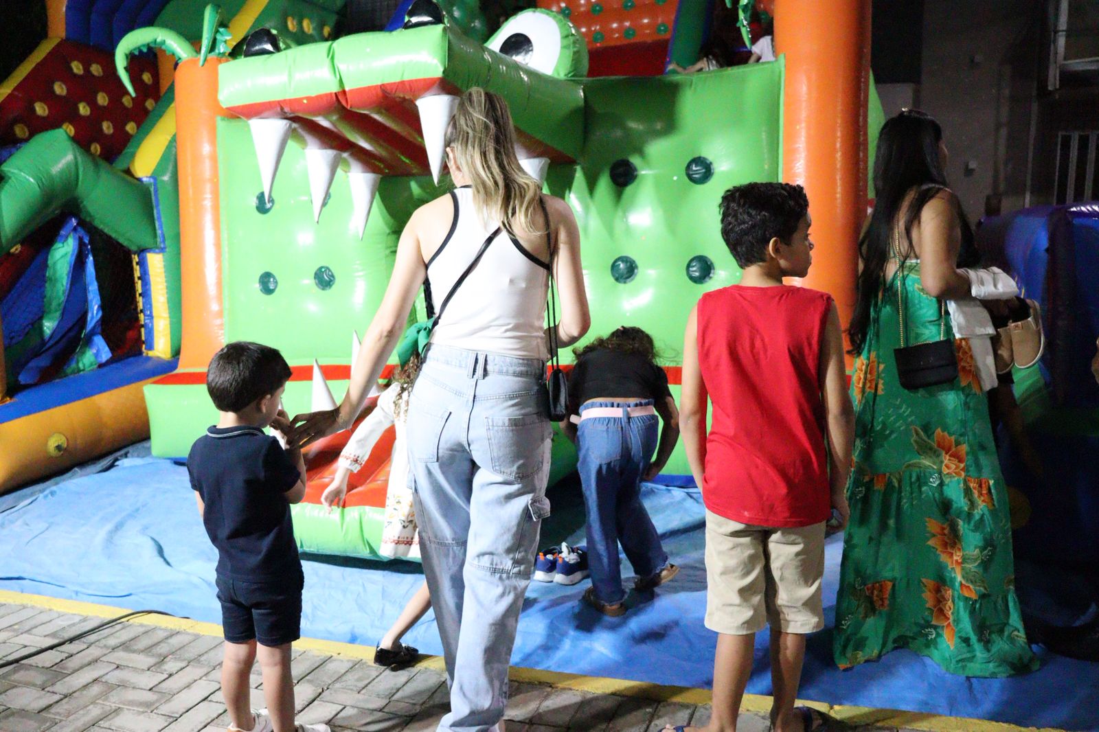 Pais falam ao Farol avaliando ingressos dos parques na Festa da Penha